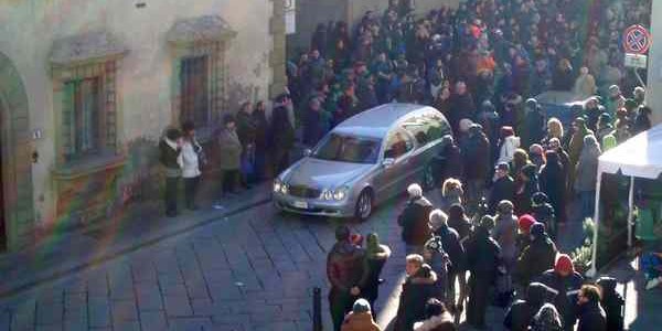 Il caldo abbraccio a Simone, nel giorno del suo compleanno