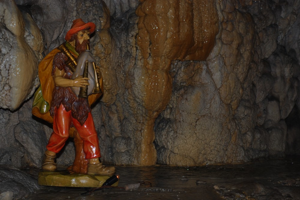 Presepe in grotta. Si apre la 20° edizione...