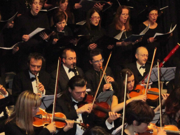 Grande successo al Giotto del concerto per pianoforte e orchestra