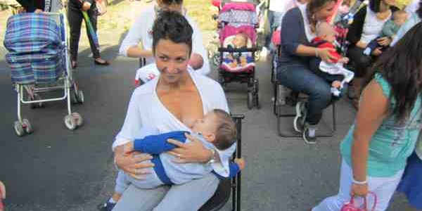 Latte gratis alle donne che non possono allattare