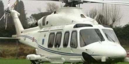 Renzi. Atterraggio di emergenza in elicottero. Ed è polemica