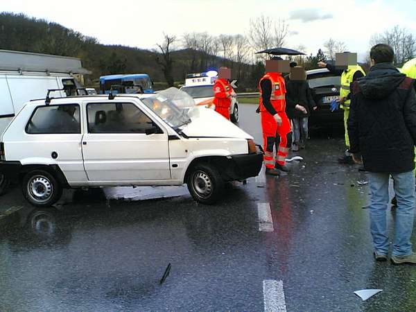 Frontale sulla Faentina. Due uomini in ospedale