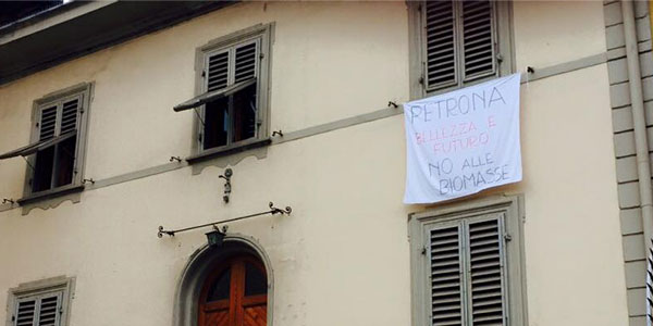 Selfie e lenzuoli (alle finestre) contro le Biomasse.