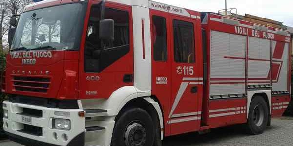 Fiamme sul terrazzo. Intervento dei pompieri a Borgo