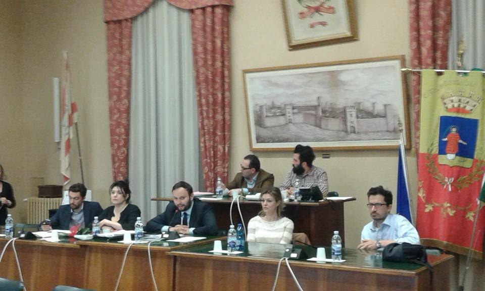 Borgo. Suolo pubblico e scrutatori, cosa cambia