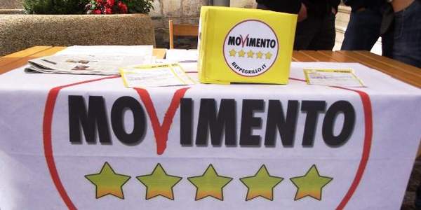 I 5 Stelle e le Regionali. Continua la raccolta di firme