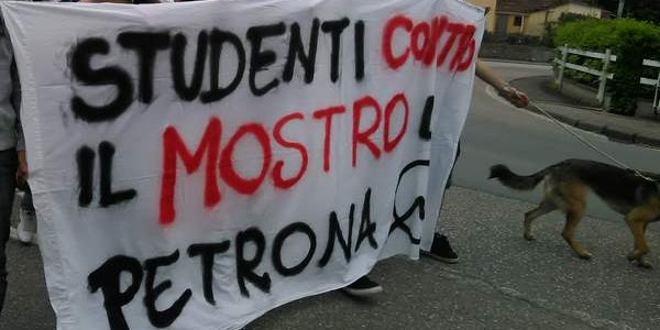 Biomasse. I vostri video e i vostri striscioni. E stasera Flash Mob