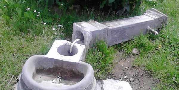 Vandali (di nuovo) al Parco della Misericordia. Foto