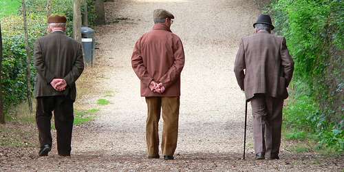 Perché t'hai chiamato tutta questa gente? La reazione del 90enne di Luco