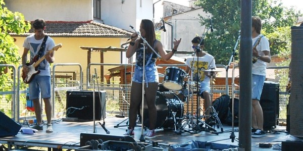 La Ballata delle fragole. Prime foto e recensione