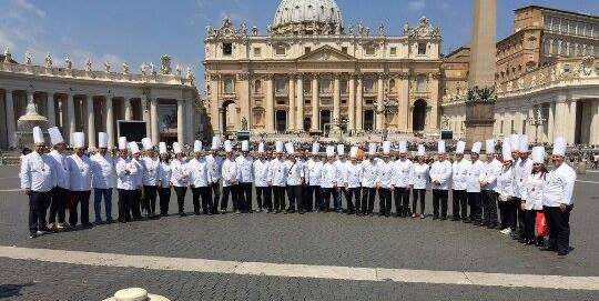 Il Mugellano Ragona in udienza dal Papa, con i pasticceri