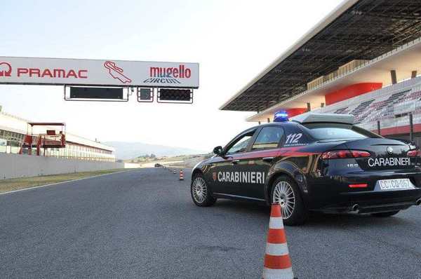 Carabinieri a scuola di guida veloce al Mugello