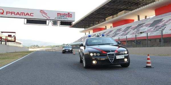 Carabinieri a scuola di guida veloce al Mugello