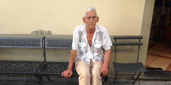 Pensionato, dorme sotto i ponti a Borgo. La storia di Luigi, e l'appello