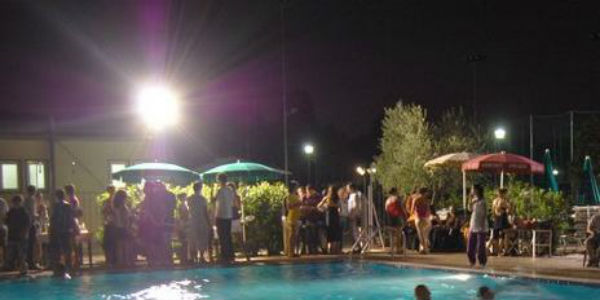Piscine & Decibel. Polemica a Borgo sull'attività serale estiva