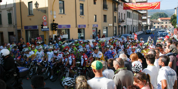Ciclismo. Successo del primo trofeo Bar Italia, cronaca