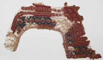 'Frammenti di tessuto'. Nuova mostra alla Casa di Giotto