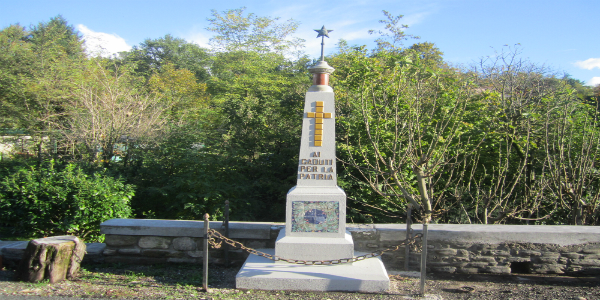 Mugello e volontari. Restaurato il monumento danneggiato dal vento