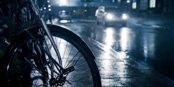 Profughi & strade. L'associazione: Dotati di faro e giubbino. Ma lo indossano?