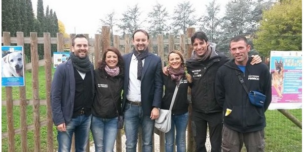 Mercatino e area cani. Foto del sabato borghigiano