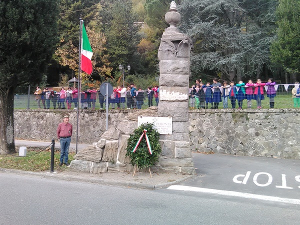 Borgo e il 4 Novembre. Foto della celebrazione a Ronta