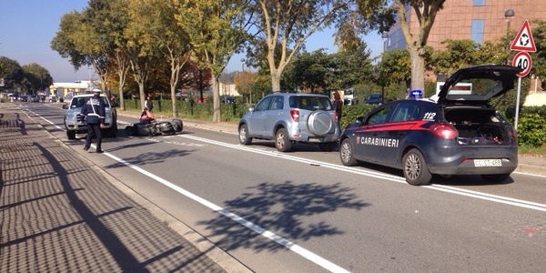 Scooter contro pick up. Motociclista al pronto soccorso a Borgo
