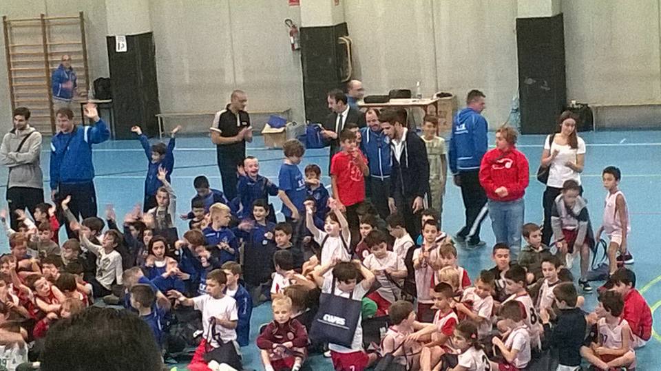 Avis e S.T.M. insieme per la donazione