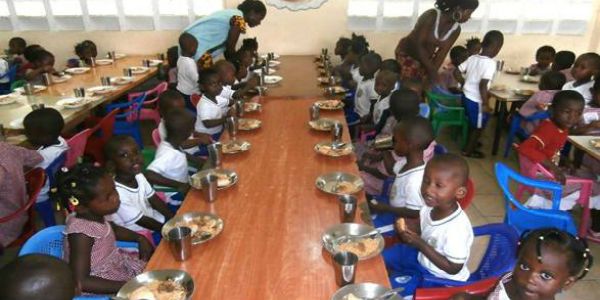 Mercatino di natale a sostegno di Assomis