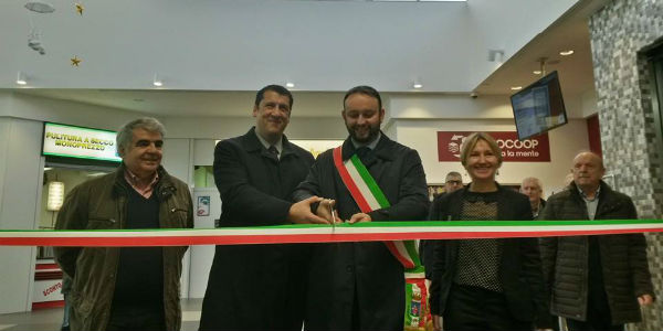 Taglio del nastro al Centro Commerciale Mugello