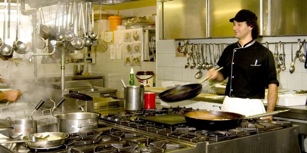 Cuochi in memoria di Giacomo. Stasera cena, con Lisa Bovolenta