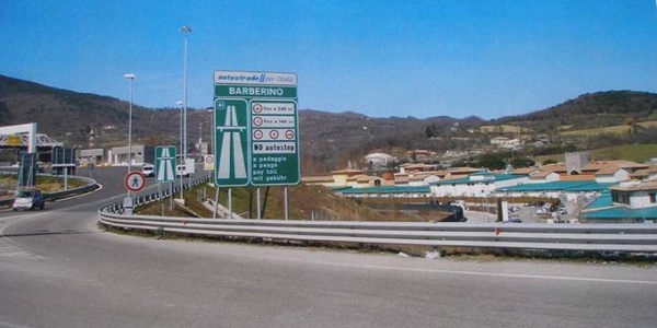 A1 . Chiusa per 3 giorni l'uscita di Barberino. Info importante