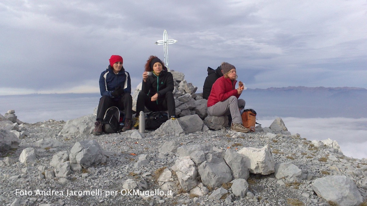 Dalle cime delle Alpi Apuane un saluto a OK!Mugello e al 2016