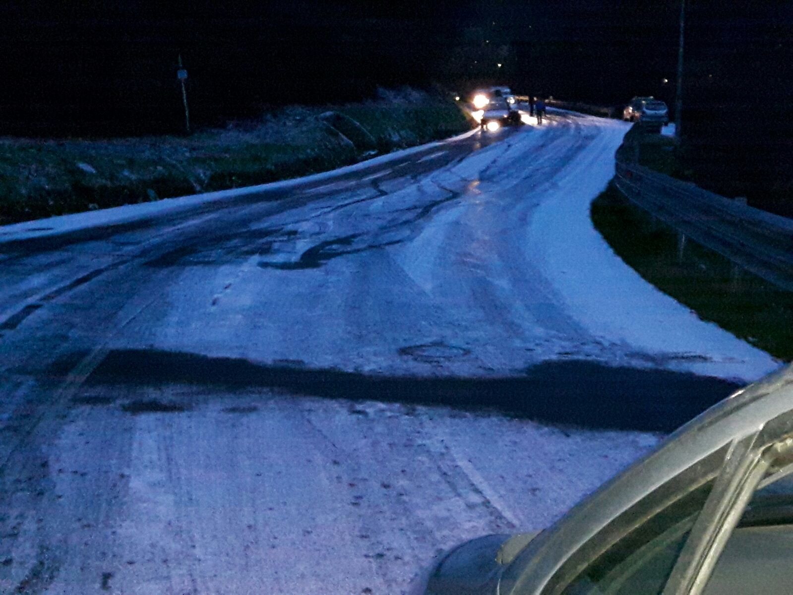 Pratolino bloccato per neve e ghiaccio. Il freddo sorprende il Mugelllo