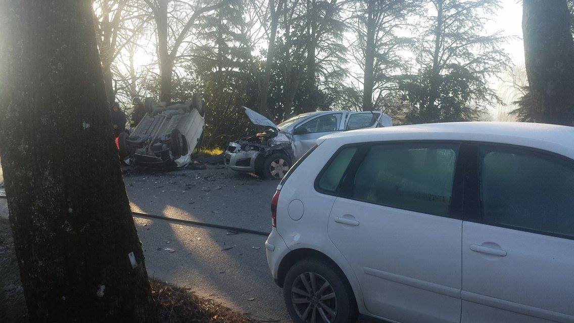 Grave scontro fra tre auto a Vicchio.