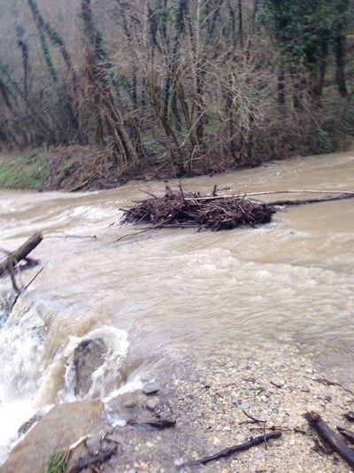 Sant'Ansano. Bloccate dalla piena famiglie con bambini, da 24 ore