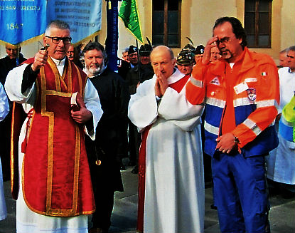 Andrea. Il saluto di Borgo, cronaca del funerale