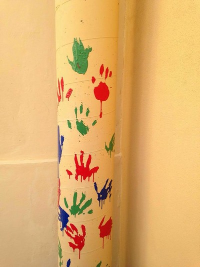 Nuova veranda alla scuola delle dalle suore Stimmatine. Grazie ai volontari