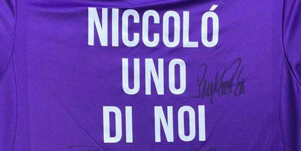 Niccolò uno di noi. La dedica dei giocatori della Fiorentina