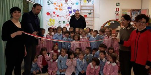 Il sindaco & i bambini. Inaugurati i nuovi arredi alla Rodari