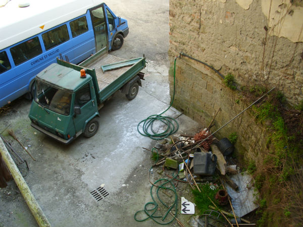 Degrado al cantiere comunale? Foto del giorno