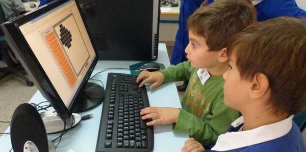Piccoli programmatori crescono. Foto del giorno di OK!Mugello