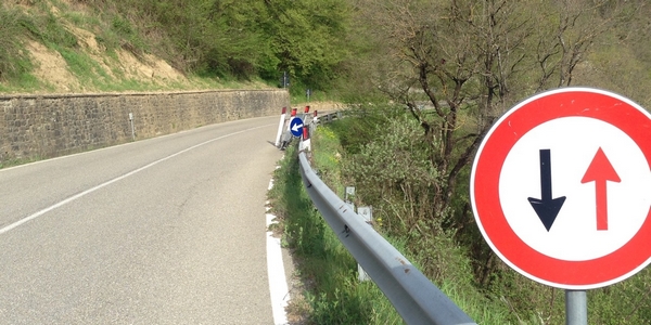 Strade. Menghetti all'attacco: Situazione critica e nessuna risposta