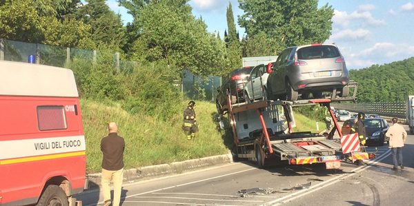 Bisarca contro auto. Grosso incidente a Bilancino