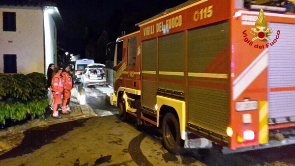 Garage a fuoco a San Piero. Intervento nella notte