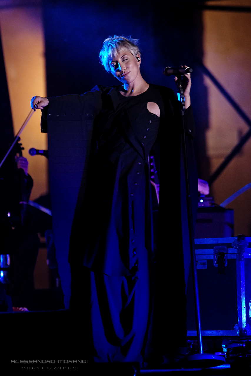 Malika Ayane negli scatti di OK!Mugello. Dal concerto di Firenze