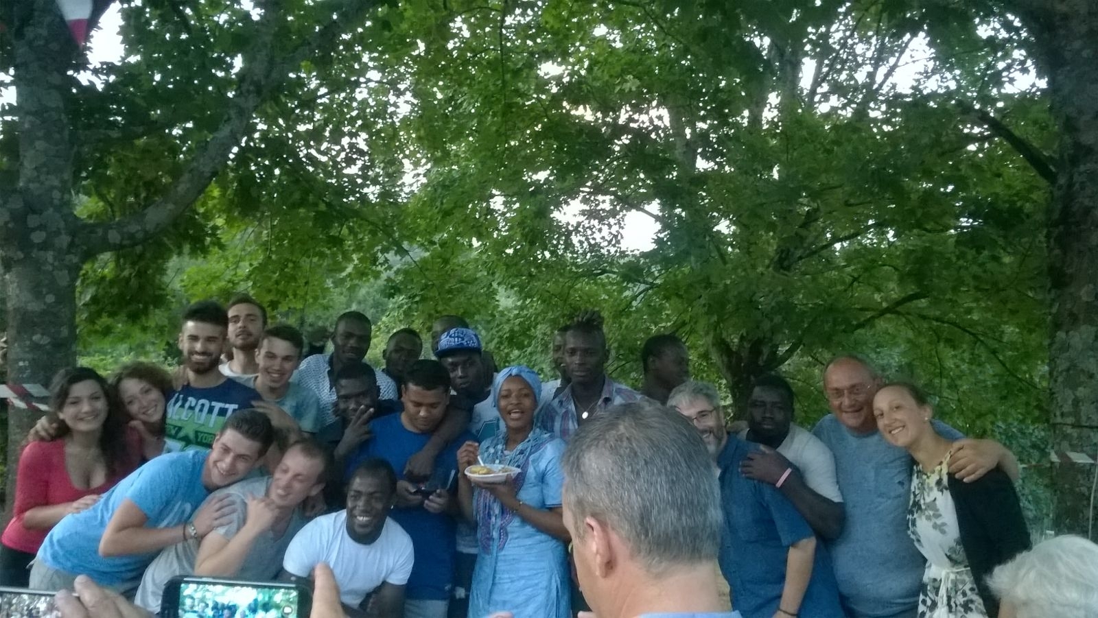 Metti una cena con migranti. A Polcanto a tavola in 200
