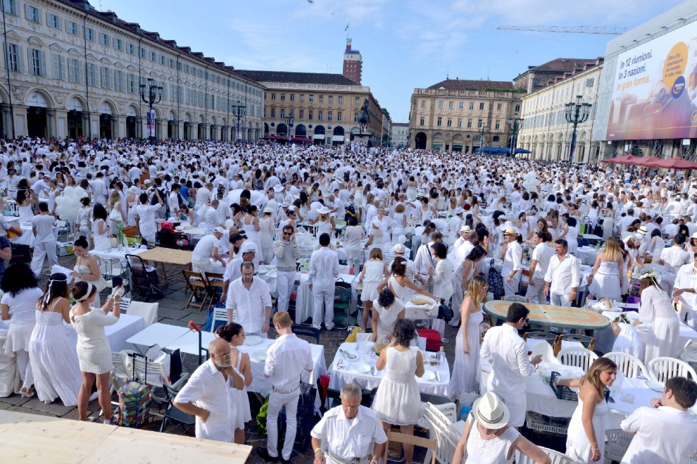 DiBiancoVestiti per una cena total white a Vicchio