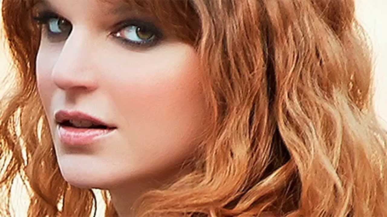 Il talento di Chiara sul palco dell'Outlet