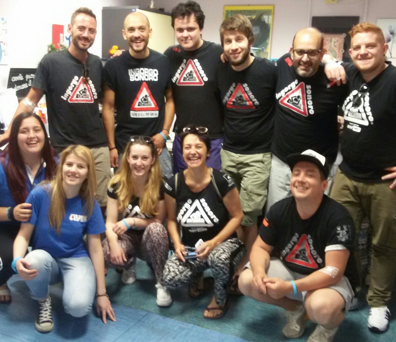 Ingorgo per Avis. Lo staff ha donato il sangue