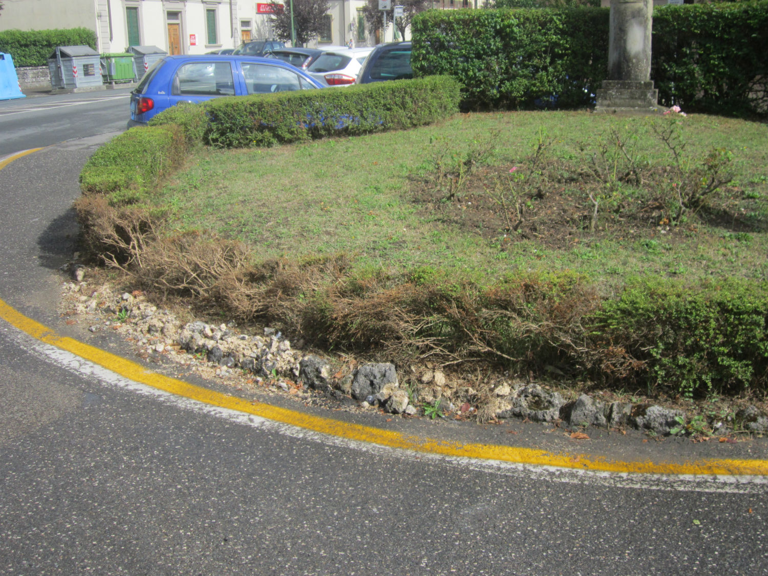 Borgo, il Binocolo e l'aiuola. Una segnalazione